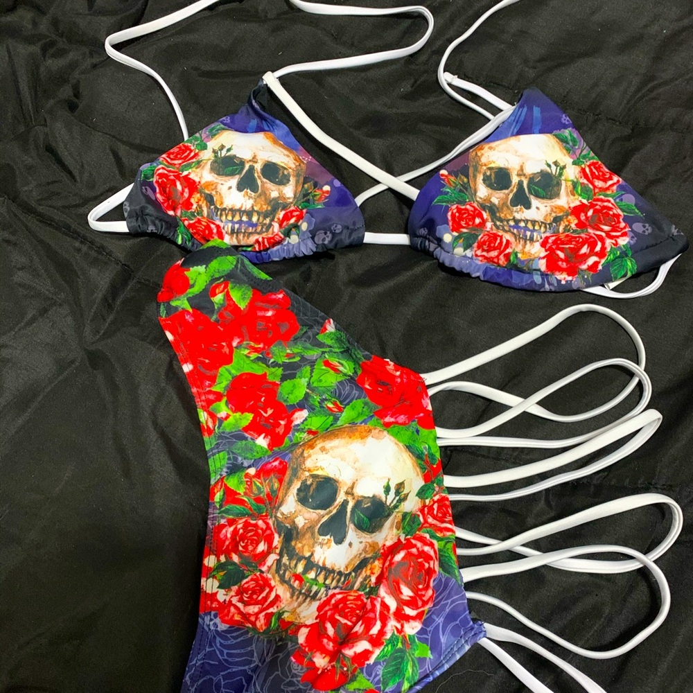 Brand new never worn Wonder Skull bikini